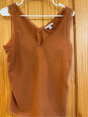 Chelsea28 V-Neck Sleeveless Camisole in Rust